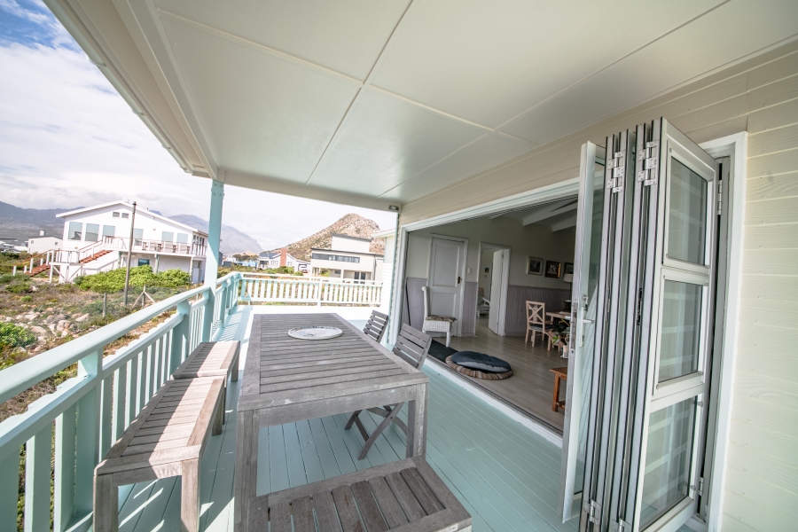 4 Bedroom Property for Sale in Pringle Bay Western Cape